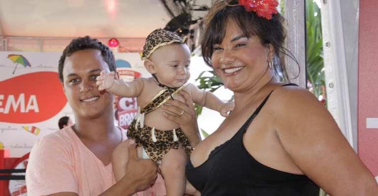 Solange Couto com o filho, Benjamin, e o marido, Jamerson Andrade - Philippe Lima/AgNews