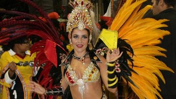 Monique Alfradique desfila pela Viradouro - Marcos Ferreira/Photo Rio News