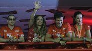 Jennifer Lopez em camarote na Sapucaí ao lado do namorado Casper Smart e Rodrigo Faro com Vera Viel - Roberto Filho / AgNews