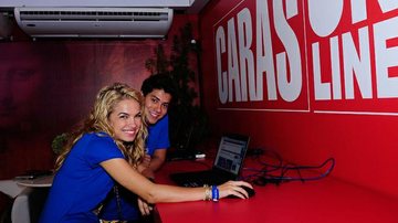 Lua Blanco e Arthur Aguiar visitam o espaço VIP CARAS Online no camarote da Marquês de Sapucaí - Renato Wrobel