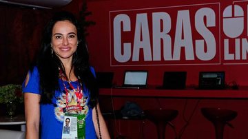 Cássia Linhares no espaço vip CARAS Online no camarote - Renato Wrobel