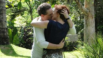 Paulo (Dan Stulbach) e Esther (Julia Lemmertz) - Reprodução / TV Globo