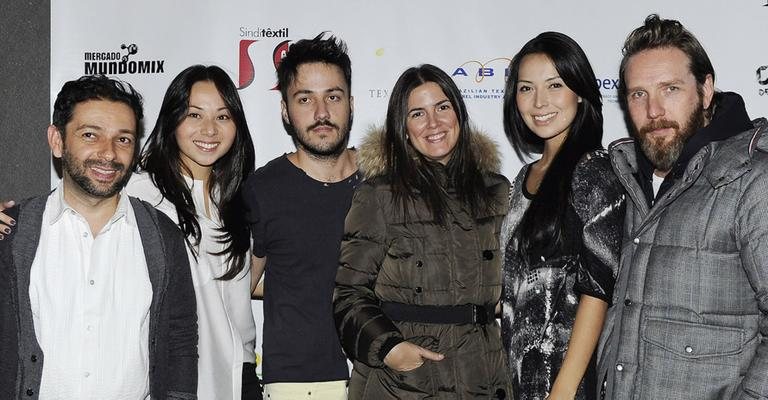 Em Nova York, Arnaldo Ventura, Gabriela Sakate, Lucas Devitte, Susana Barbosa, Cynthia Hayashi e Alexandre Herchcovitch participam de evento fashion.