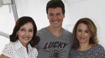 Vera Lucia Segante Alcazar e o filho Rodrigo Faro prestigiam clínica da cirugiãdentista Patricia Galli, em SP.