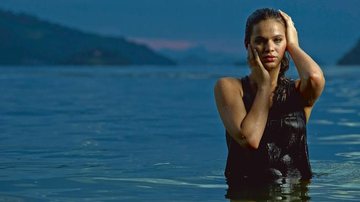 Na Ilha de CARAS, Bruna relaxa das gravações da novela das 7 com mergulho e fala sobre adolescência, vaidade e fama. - Martin Gurfein