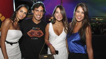 Michele Honorário, Luiz Otávio, Jussara Sophia Pierre e Ethiene Nascimento curtem festa de música eletrônica, DF.