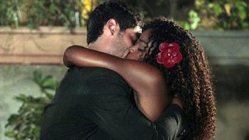 Wallace rouba beijo de Dagmar em fim de encontro - Divulgação/TV Globo