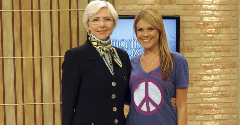 A nutricionista Gisela Savioli é entrevistada por Carol Minhoto no programa da TV Gazeta, em São Paulo.