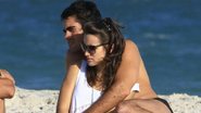 Bianca Bin e o namorado, Pedro Brandão, em praia no Rio de Janeiro - Jeferson Ribeiro / AgNews