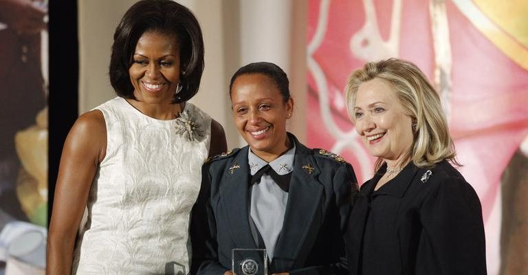 Elogios de Michelle Obama e Hillary Clinton