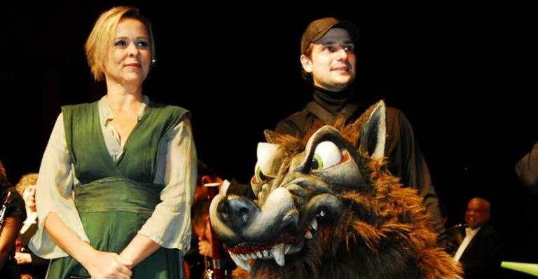 Giulia Gam narra a peça 'Pedro e o Lobo' - Celso Akin/ AgNews