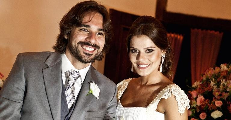 Maurício Marchini e Luciana Bertolini, Miss Mundo Brasil 2009, se casa em MG.