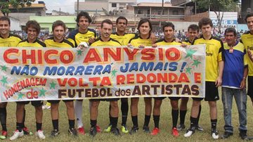 Artistas homenageiam Chico Anysio em jogo do 'Futebol dos Artistas' - Cleomir Tavares/Divulgação