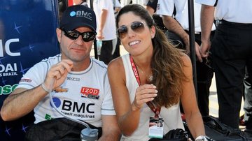 Piloto CARAS, Barrichello é prestigiado pela mulher, Silvana. - Bill Paparazzi