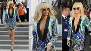 Rihanna usa vestido colorido e decotado em Londres, na Inglaterra - The Grosby Group