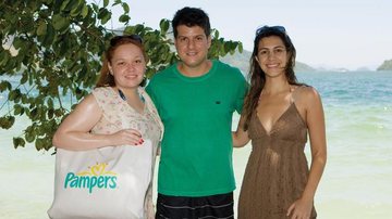 Rodrigo Padilla, da P&G, confraterniza entre Melissa Helena e Katya Nogueira,  da Drogaria Araújo, durante estada na Ilha de CARAS, que, na temporada 2012, homenageia a gastronomia francesa.