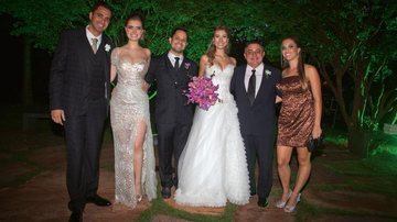 Os noivos entre Latino e sua Rayanne Moraes, o senador Zezé Perrella e a engenheira de produção Isabella de Castro Guimarães - Geraldo Goulart Neto