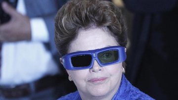 Foto de Dilma com óculos 3D vira brincadeira na internet - Reuters