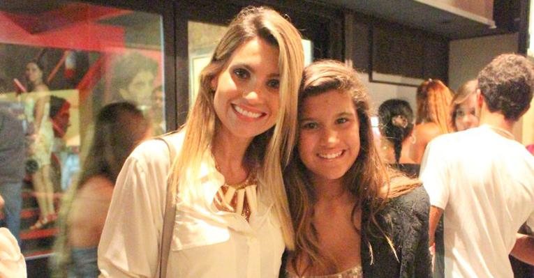 Flávia Alessandra e a filha Giulia vão ao teatro no Rio - Fausto Candelária / AgNews
