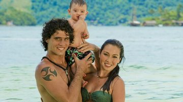 Dani Suzuki com o marido, Fabio Novaes e o filho, Kauai - Martin Gurfein