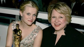 Reese Witherspoon e sua mãe, Betty, no Oscar de 2006 - Getty Images