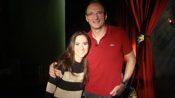 Em SP, a humorista da MTV Tatá Werneck e o apresentador Britto Jr. se encontram nos bastidores da atração da emissora.