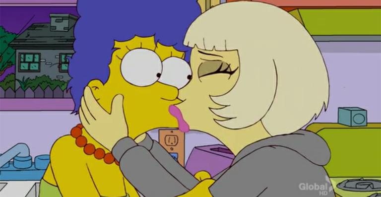 Lady Gaga beija Marge Simpson - Reprodução / FOX