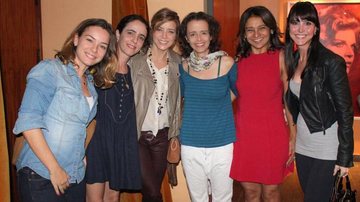 Dani Barros com as amigas Regiane Alves, Silvia Buarque, Christine Fernandes, Dira Paes e Alexandra Martins - Fausto Candelária / AgNews