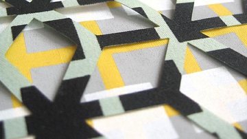 ARTESANAL A designer inglesa Chloe Scadding cria tecidos com uma técnica própria de mistura materiais e corte à laser. O resultado é uma trama em camadas e personalizada - Divulgação