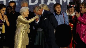 Rainha Elizabeth II festeja o seu Jubileu de Diamante com artistas e o filho, príncipe Charles - Getty Images