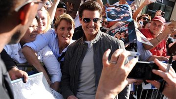 Tom Cruise é tietado na première de 'Rock of Ages' - Getty Images