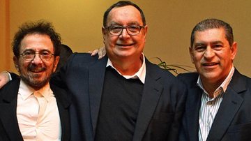 Os músicos Tom Zé e Walter Franco participam da festa de 30 anos de entidade dirigida por Roberto Mello, SP.