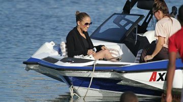 Jennifer Lopez curte passeio de barco no Rio - André Freitas e Gabriel Reis / AgNews