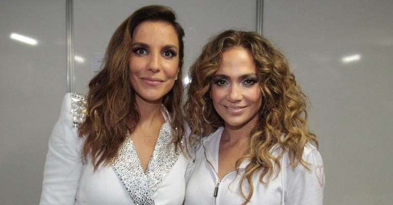 Ivete Sangalo e Jennifer Lopez se encontram nos bastidores do show em Fortaleza - Fred Pontes/Divulgação