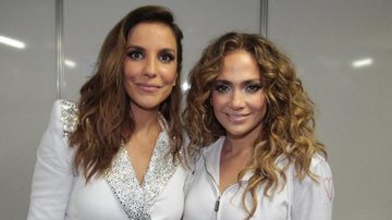 Ivete Sangalo e Jennifer Lopez se encontram nos bastidores do show em Fortaleza - Fred Pontes/Divulgação