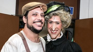 Lúcio Mauro Filho e Maria Clara Gueiros nos bastidores do musical 'O Mágico de Oz' - Gianne Carvalho