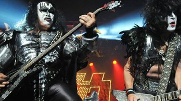 A banda Kiss é internacionalmente conhecida não apenas pelas músicas, mas também por causa da maquiagem que usa no rosto - Getty Images