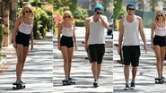 Miley Cyrus exibe belíssima forma ao andar de skate em Los Angeles - http://www.splashnews.com/