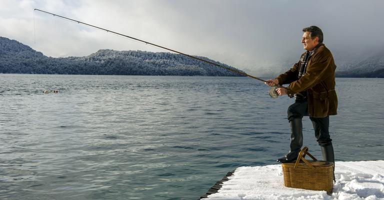 Na Patagônia argentina, Galvão intercala momentos de tranquilidade, ao pescar no lago Nahuel Huapi - Cadu Piloto
