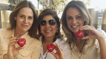 Em SP, a apresentadora e atriz Gigi Monteiro, a cantora Roberta Miranda e a modelo Carol Steig apoiam campanha de doação de sangue. - -