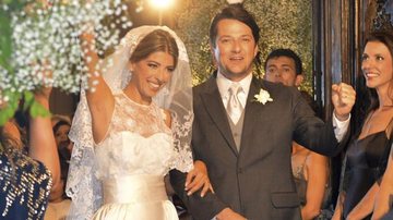 A alegria dos noivos, que começaram a namorar há exatamente um ano, após a tradicional celebração. - Ivan Faria