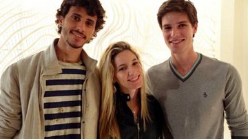 Jonatas Faro com a irmã, Sulamita Faro, e o cunhado, Vinicius Menezes - Reprodução / TV Globo