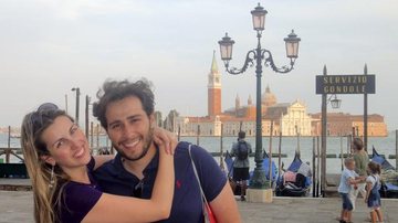 A apresentadora da TV Gazeta Michelle Giannella aprecia Veneza com seu marido, Bruno Vasconcellos. - -