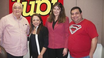 José Nello Marques recebe Maria Emilia Genovesi, Olga Tessari e o ator do musical Enlace Emanuel Freitas em programa na rádio Tupi, SP. - -