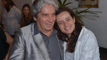 Maria Mariana com o pai Domingos de Oliveira - André Muzell/AgNews