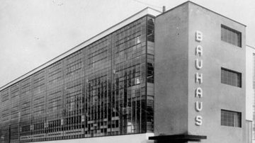 Na Bauhaus, o design começou a ser pensado de modo mais abrangente. Envolvia dança, tapeçaria, teatro, pintura, escultura, entre outras expressões artísticas - Getty Images