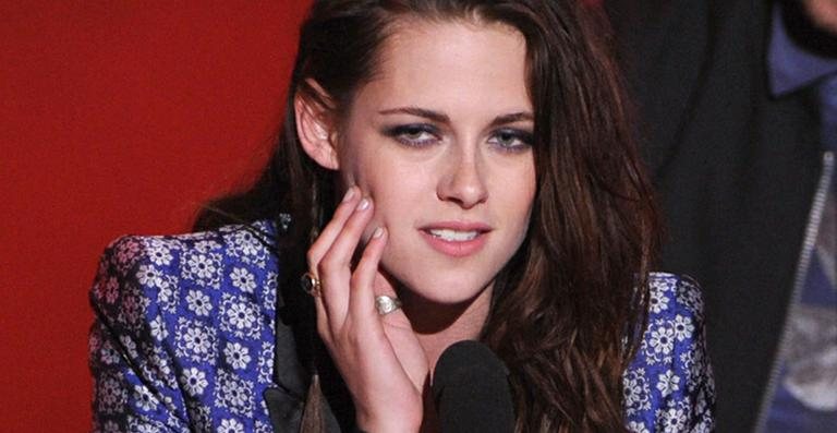 Kristen Stewart se mostra confusa em entrevista de divulgação do perfume da Balenciaga - Getty Images