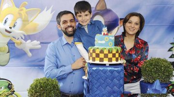 O fofo Giovanni celebra seus 5 anos entre os pais, Danillo e Rita Del Chiaro, SP. - -
