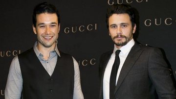 A elegância dos galãs Sergio Marone e James Franco em noite promovida por grife de luxo italiana. - Caio Guimarães