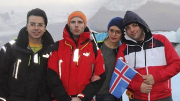 O artista plástico Thiago Cóstackz comanda expedição por dez lugares ameaçados da Terra, entre eles o lago glacial de Jökulsárlón, Islândia, com Felipe Cavalheiro, Patrícia Alves e André Lazarri. - -